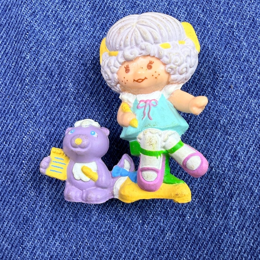 Vintage 1983 Strawberry Shortcake Angel Cake and Souffle PVC Figurine AGC
